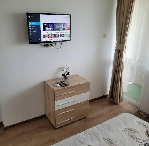 Apartament Ap.mihalevi 2bedrooms,living And Kitchen Warna