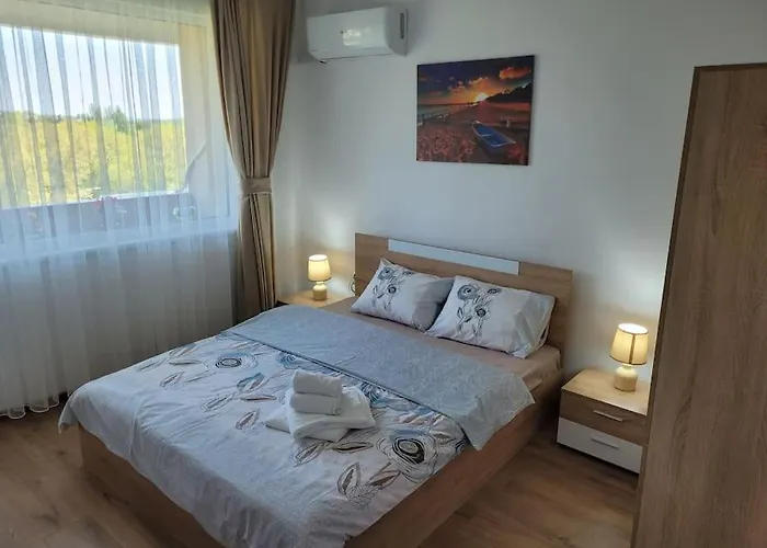 Apartament Ap.mihalevi 2bedrooms,living And Kitchen Warna